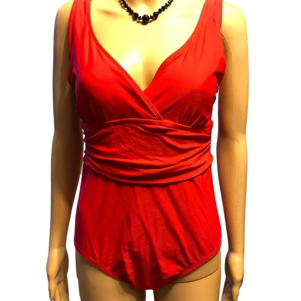 Catalina One piece swimsuits size M Red Stretch Comfortable